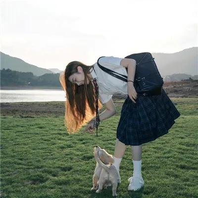 黑夜里的眼睛